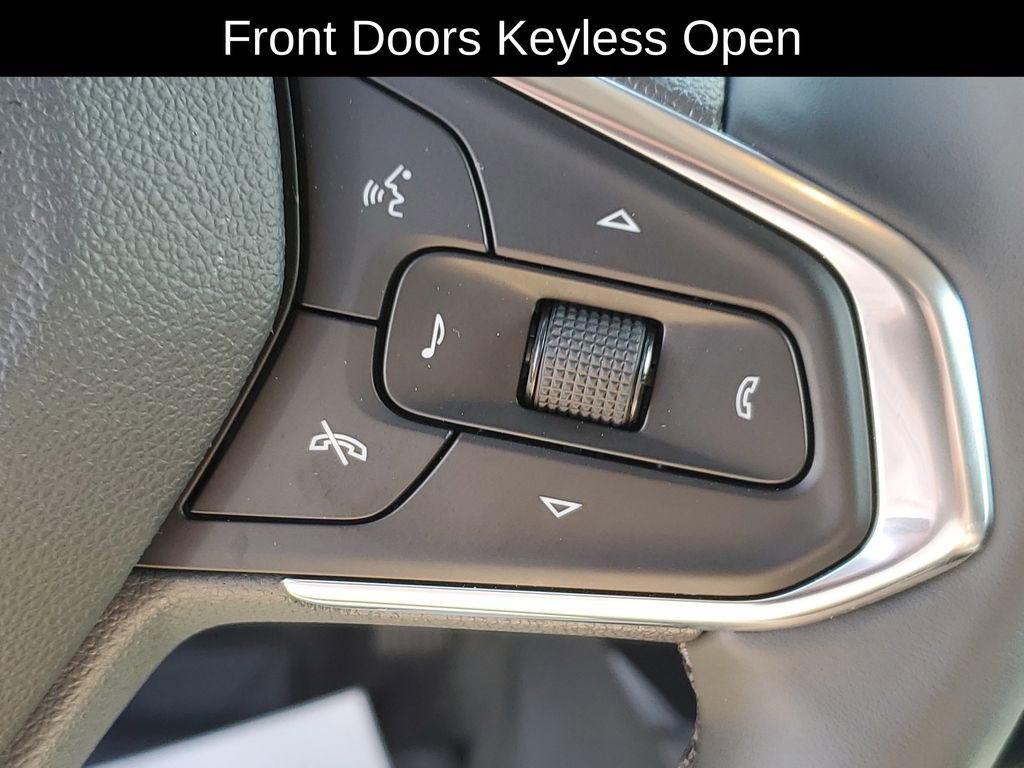 Used 2025 Chevrolet Trax LT w/ LT Convenience Package image 12