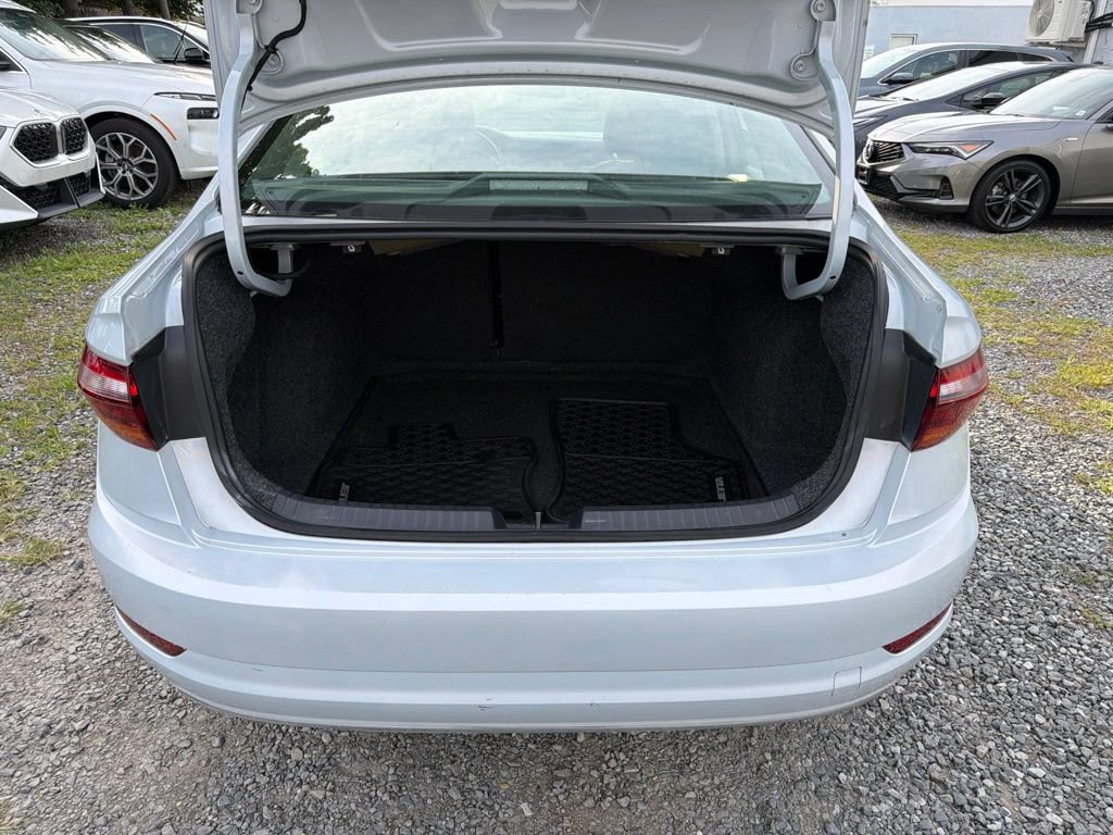 Used 2019 Volkswagen Jetta SE FWD image 14