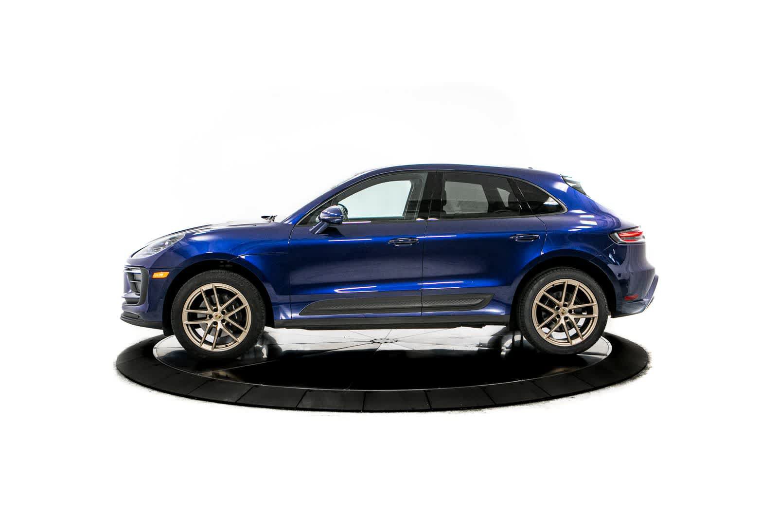 Certified 2023 Porsche Macan AWD/4WD image 2