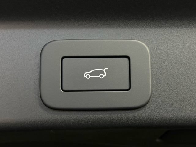New 2026 Jaguar F-PACE R-Dynamic S AWD/4WD image 18