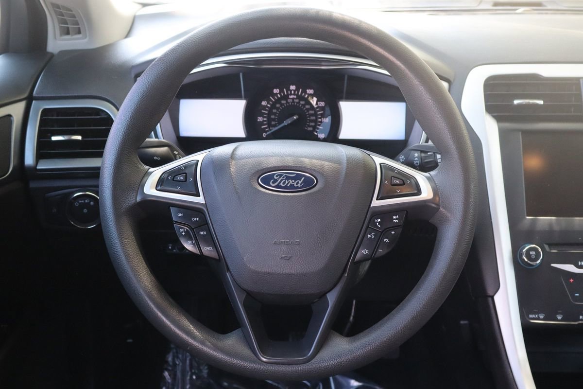 Used 2014 Ford Fusion SE FWD image 18
