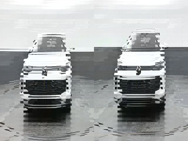 New 2026 Volkswagen Tiguan SE image 2