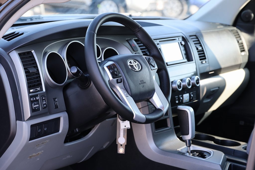Used 2015 Toyota Sequoia Limited image 18