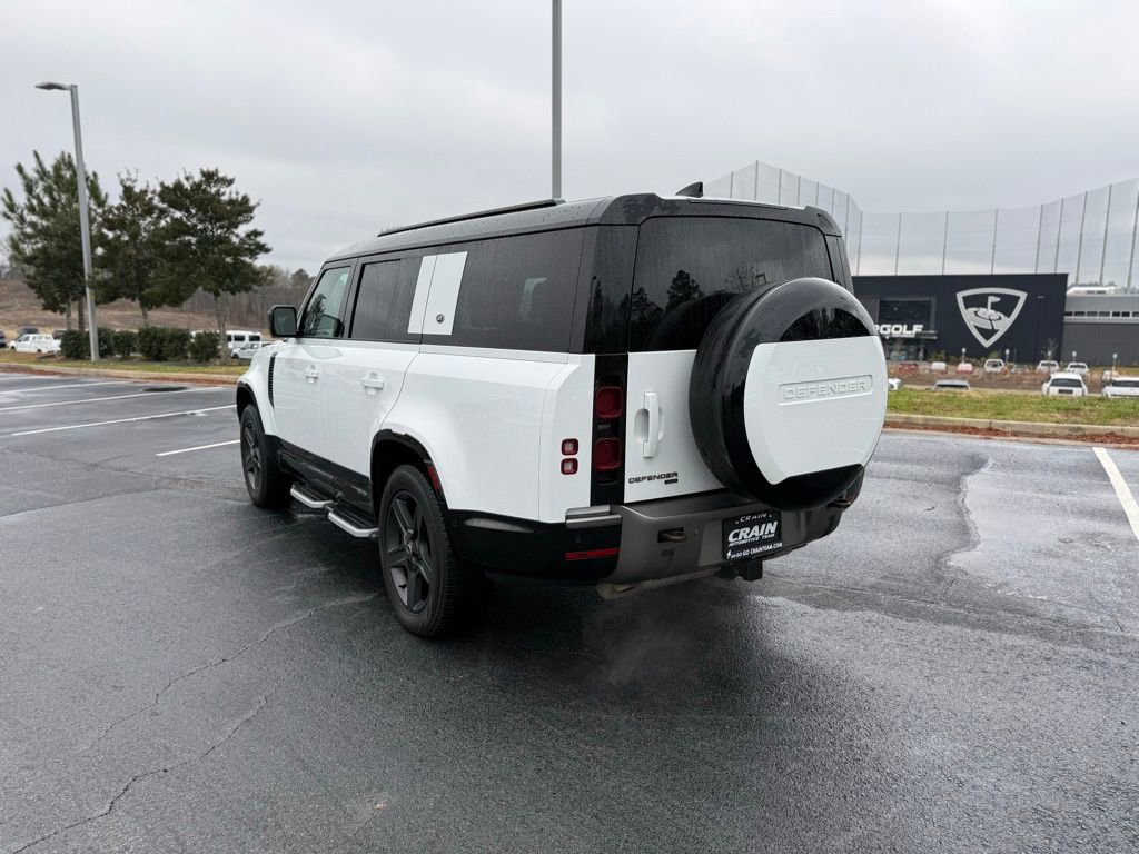 Used 2023 Land Rover Defender 130 X-Dynamic SE image 5
