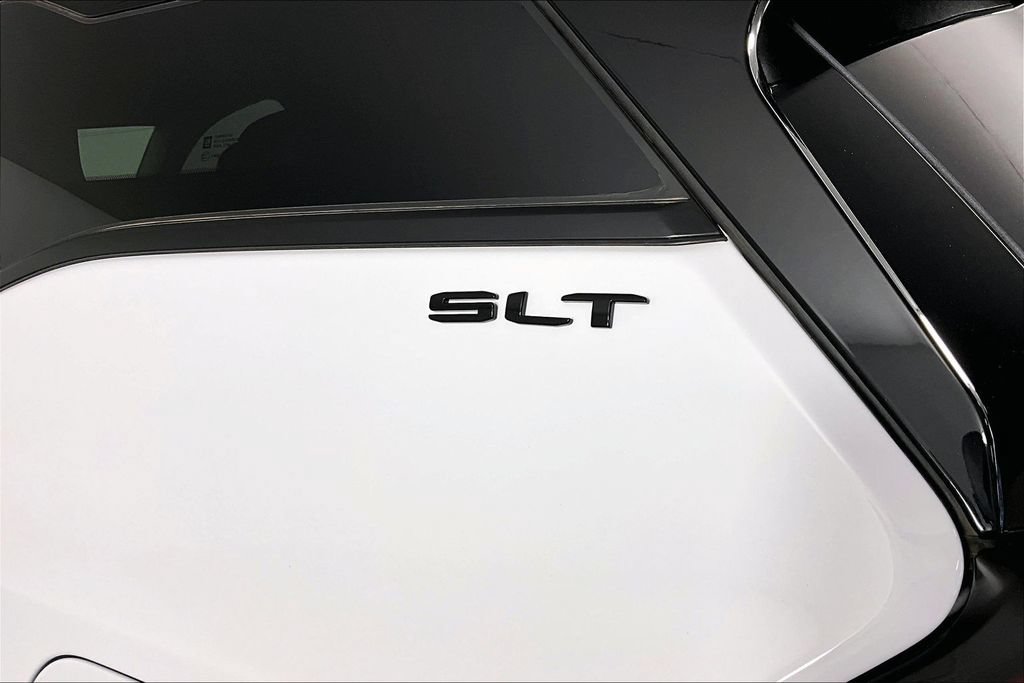 Used 2022 GMC Terrain SLT w/ Elevation Edition FWD image 23