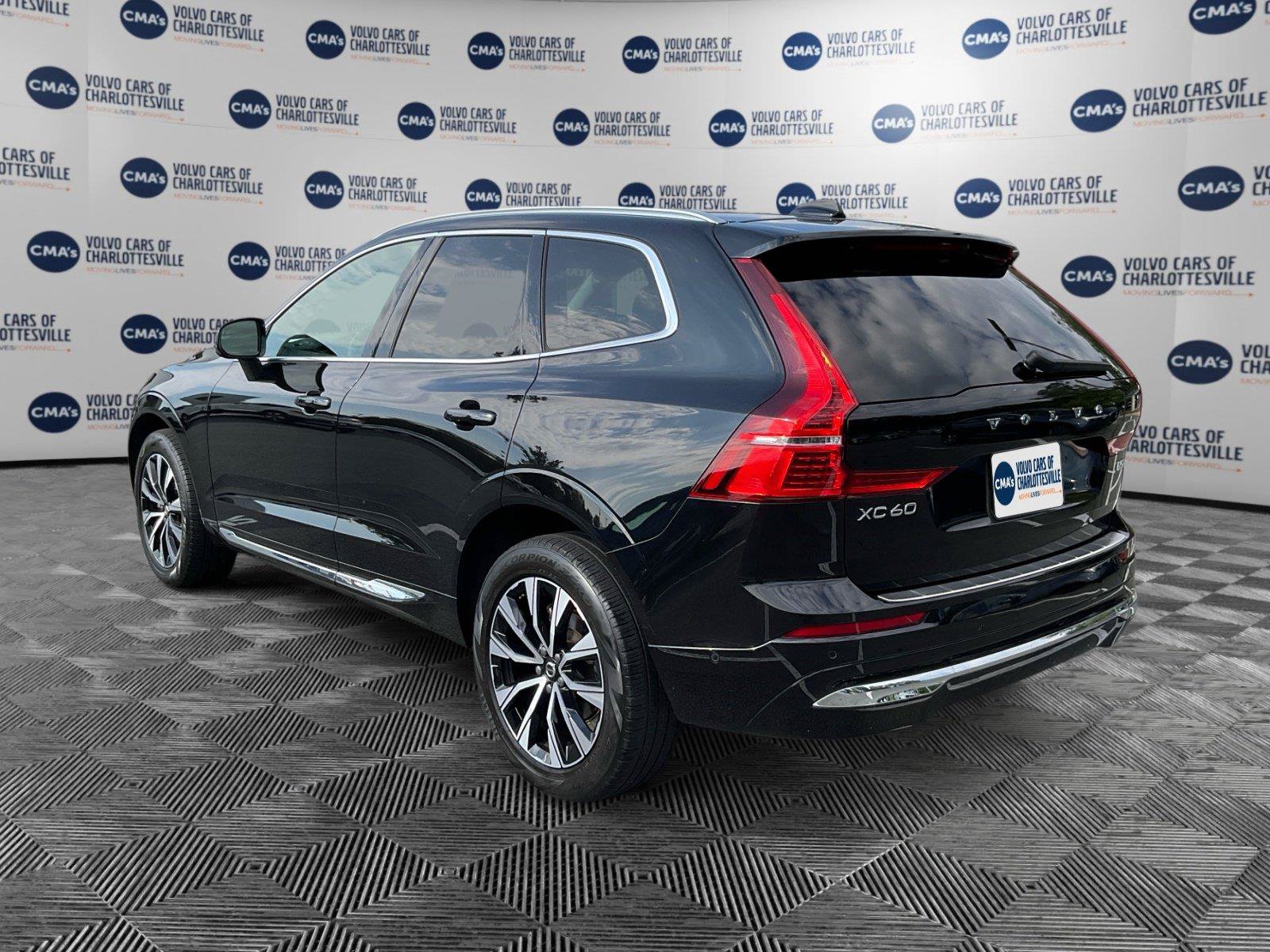 Used 2023 Volvo XC60 B5 Plus AWD/4WD image 3