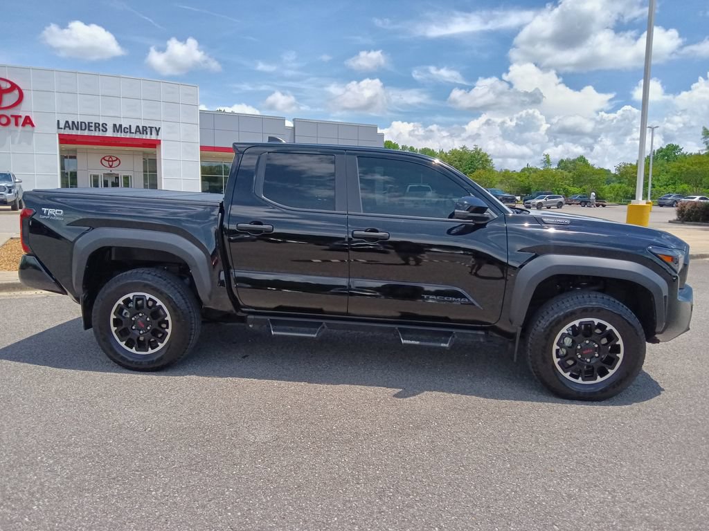 Used 2024 Toyota Tacoma TRD Off-Road w/ TRD Off Road Upgrade Package AWD/4WD image 2