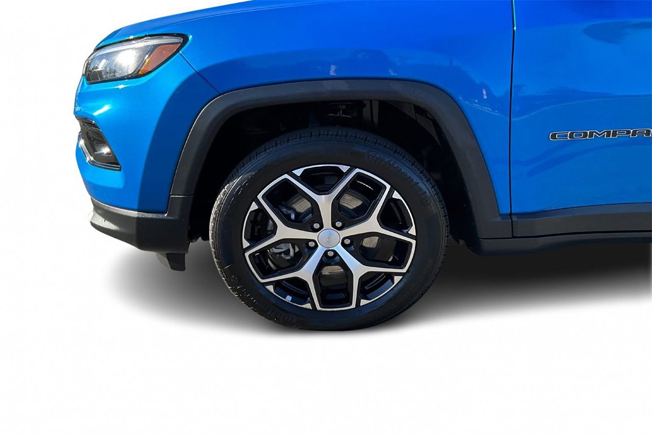 Certified 2024 Jeep Compass Limited image 29