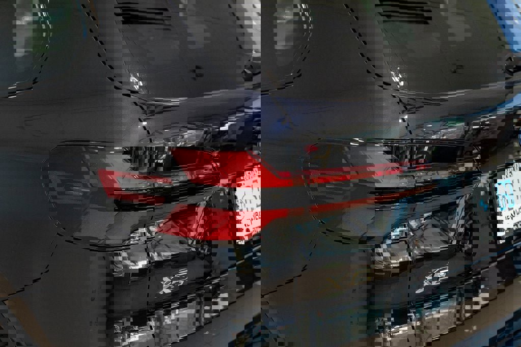 New 2026 BMW X5 xDrive50e w/ M Sport Package image 9