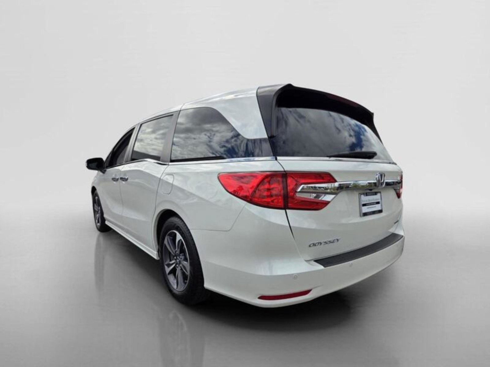 Used 2018 Honda Odyssey Touring image 3