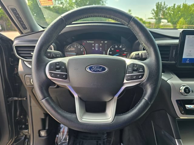 Used 2022 Ford Explorer XLT w/ Equipment Group 202A AWD/4WD image 25
