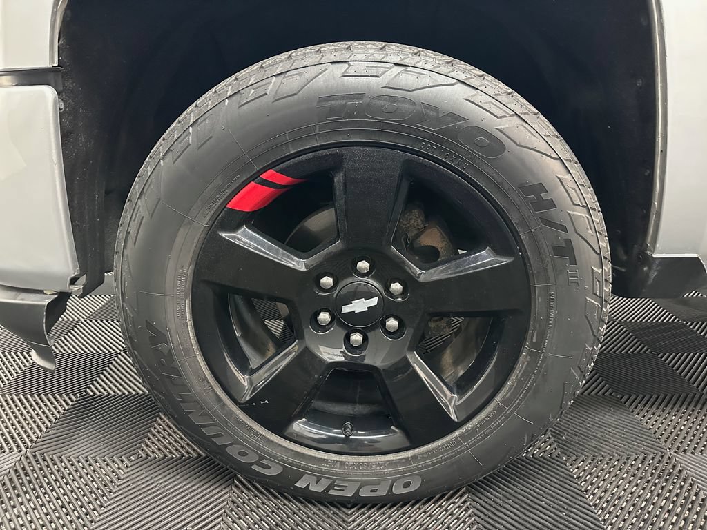 Used 2017 Chevrolet Silverado 1500 LT w/ Redline Edition AWD/4WD image 34