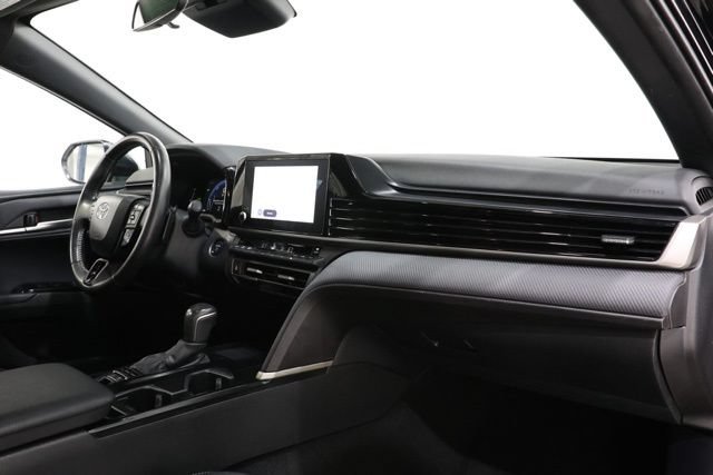 Used 2025 Toyota Camry SE FWD image 17