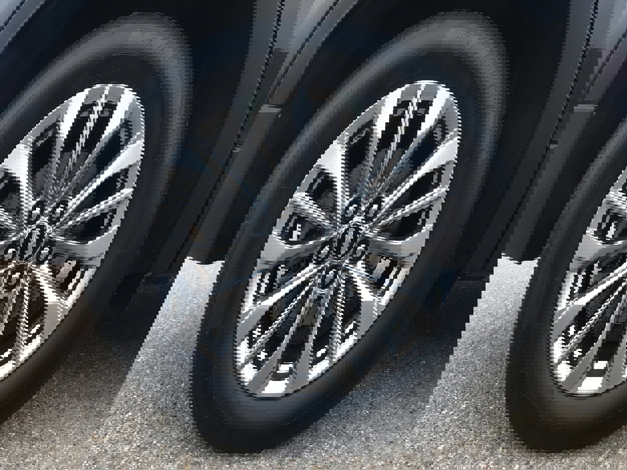 Used 2025 Cadillac XT4 Premium Luxury image 9