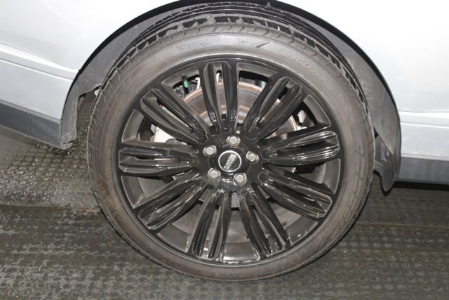 Used 2018 Land Rover Range Rover Supercharged AWD/4WD image 41