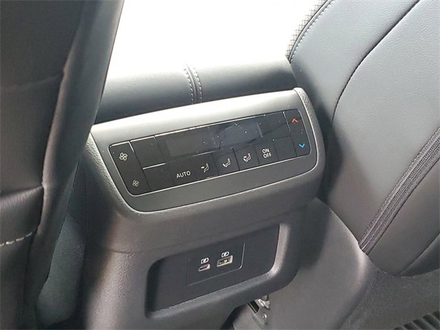 New 2025 Nissan Pathfinder SL w/ Black Appearance Package image 26