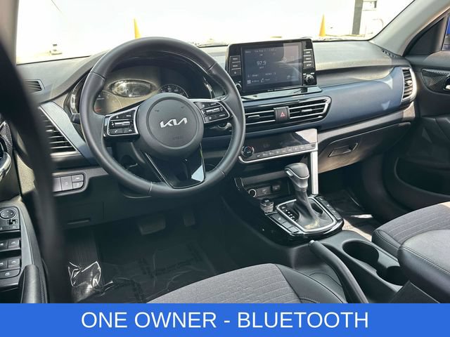 Used 2023 Kia Seltos S AWD/4WD image 2