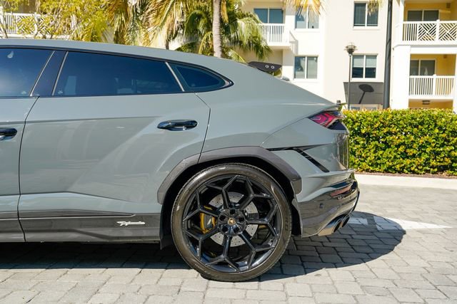 Used 2023 Lamborghini Urus Performante image 16