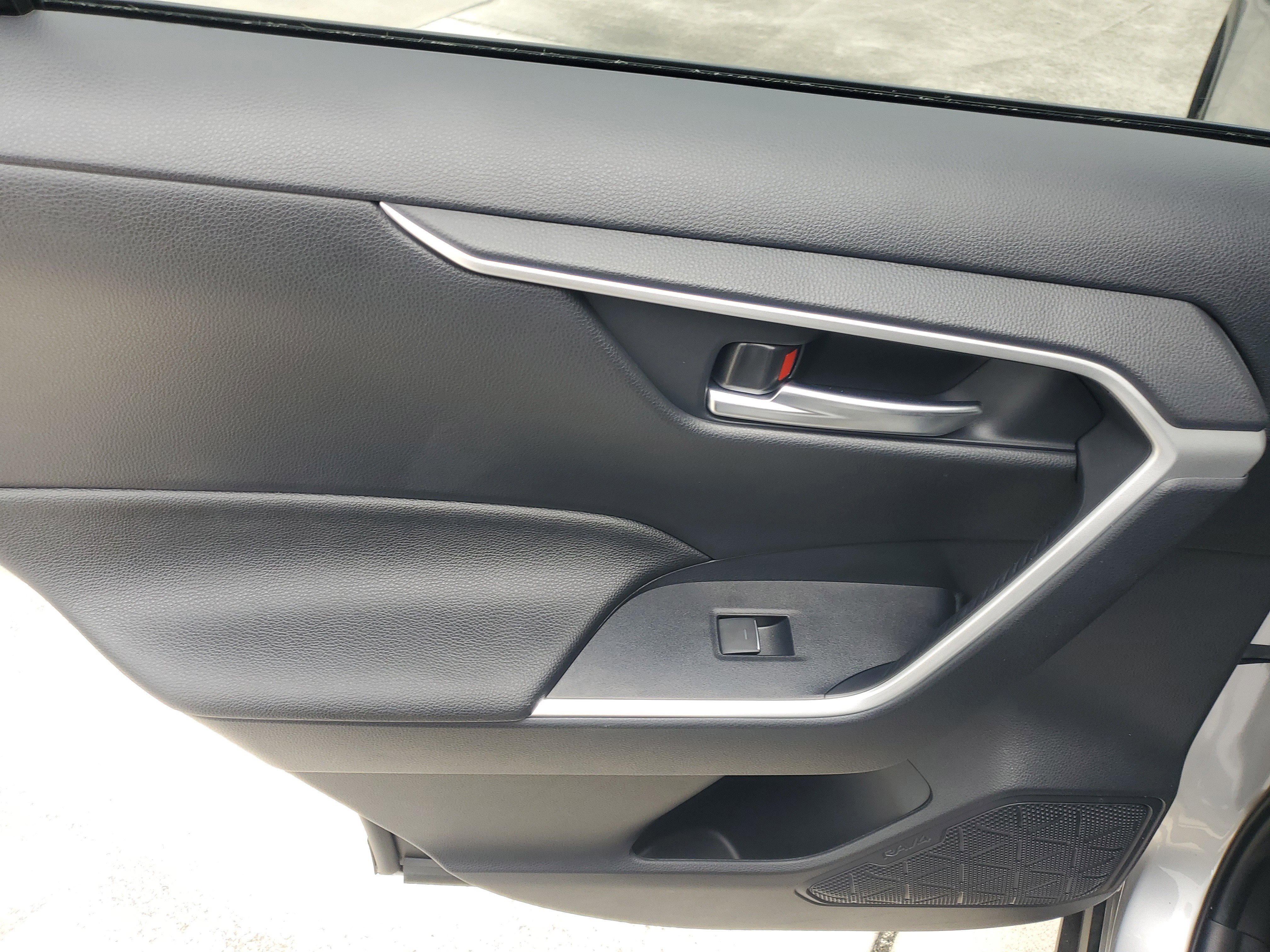 Certified 2025 Toyota RAV4 XLE image 16