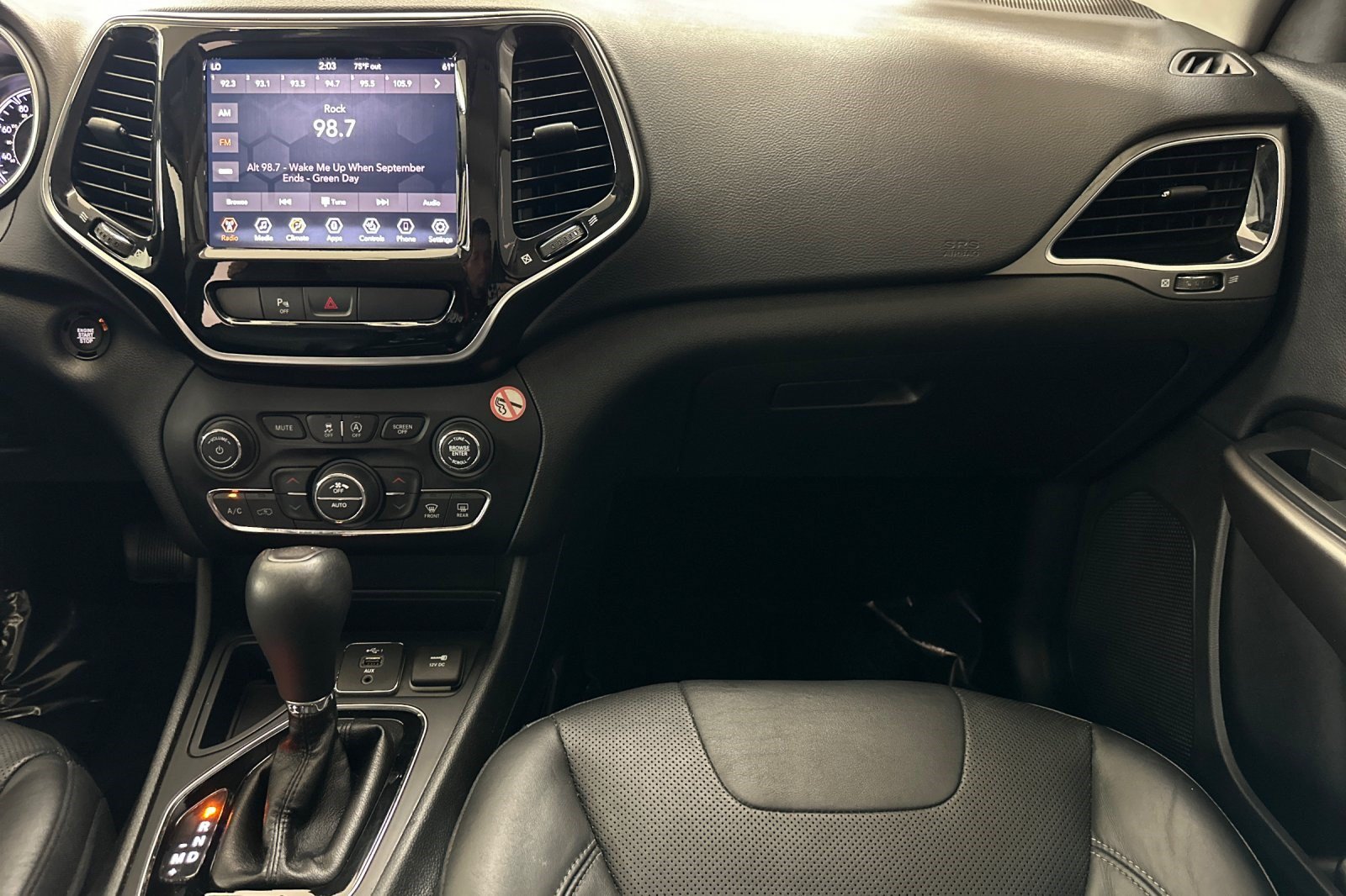 Used 2019 Jeep Cherokee Limited FWD image 32