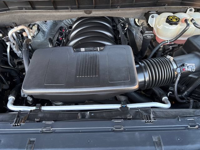 Used 2021 Chevrolet Tahoe Z71 w/ Luxury Package AWD/4WD image 29