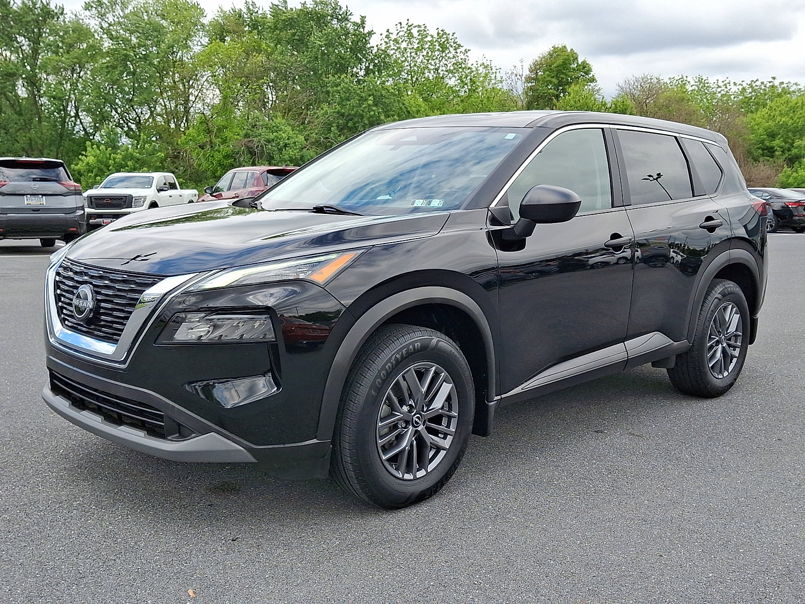 Certified 2023 Nissan Rogue S AWD/4WD image 3