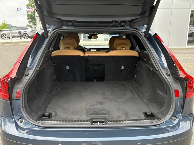 Certified 2025 Volvo V90 B6 Cross Country Ultra AWD/4WD image 25