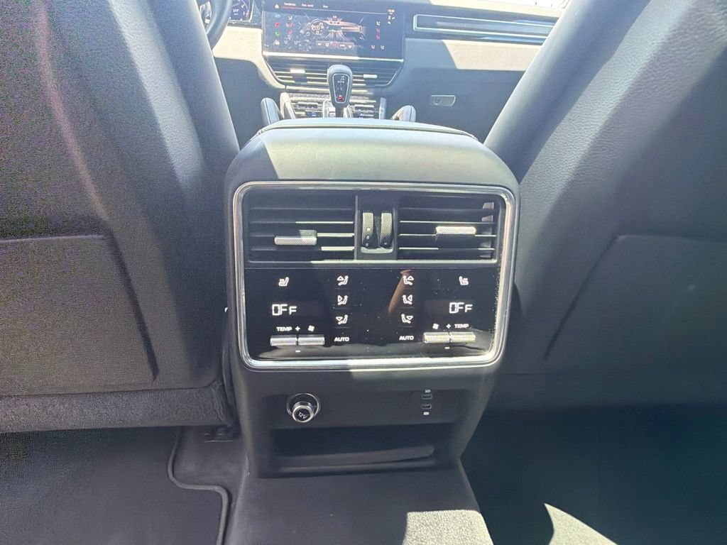 Used 2023 Porsche Cayenne GTS AWD/4WD image 10
