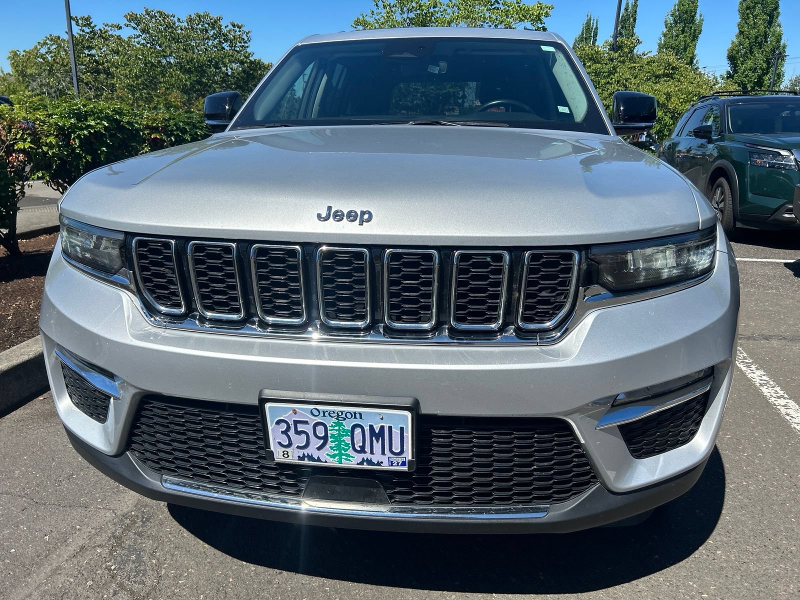 Used 2022 Jeep Grand Cherokee Limited AWD/4WD image 2