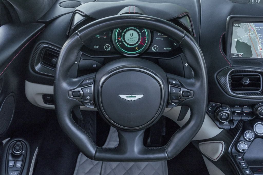 Used 2022 Aston Martin V8 Vantage Roadster RWD image 16