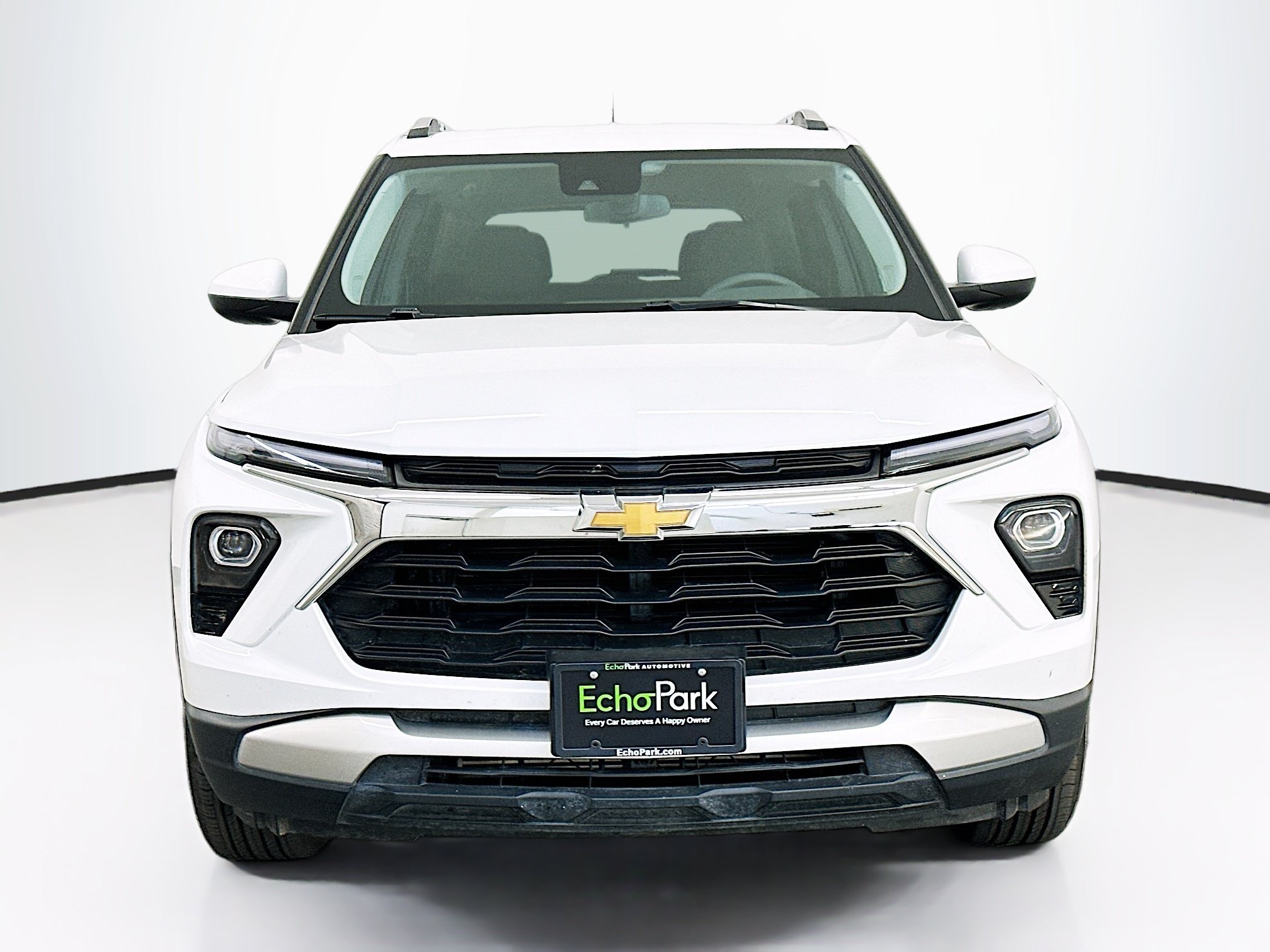 Used 2025 Chevrolet TrailBlazer LT AWD/4WD image 2