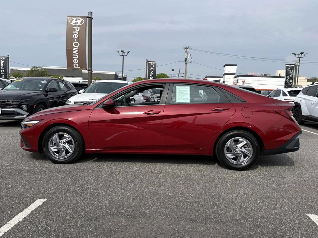 Used 2024 Hyundai Elantra SE FWD image 6