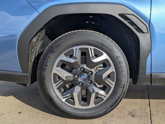 Used 2025 Subaru Forester Base image 9