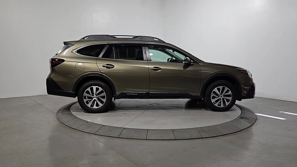 Certified 2022 Subaru Outback Premium AWD/4WD image 7