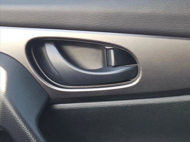 Used 2020 Nissan Rogue Sport S w/ Appearance Package FWD image 12