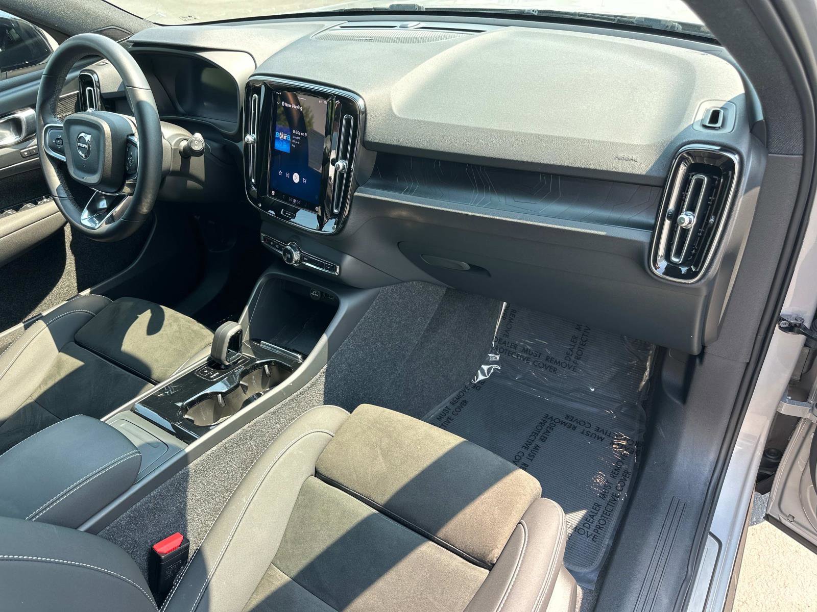 Certified 2023 Volvo XC40 Recharge Ultimate image 26