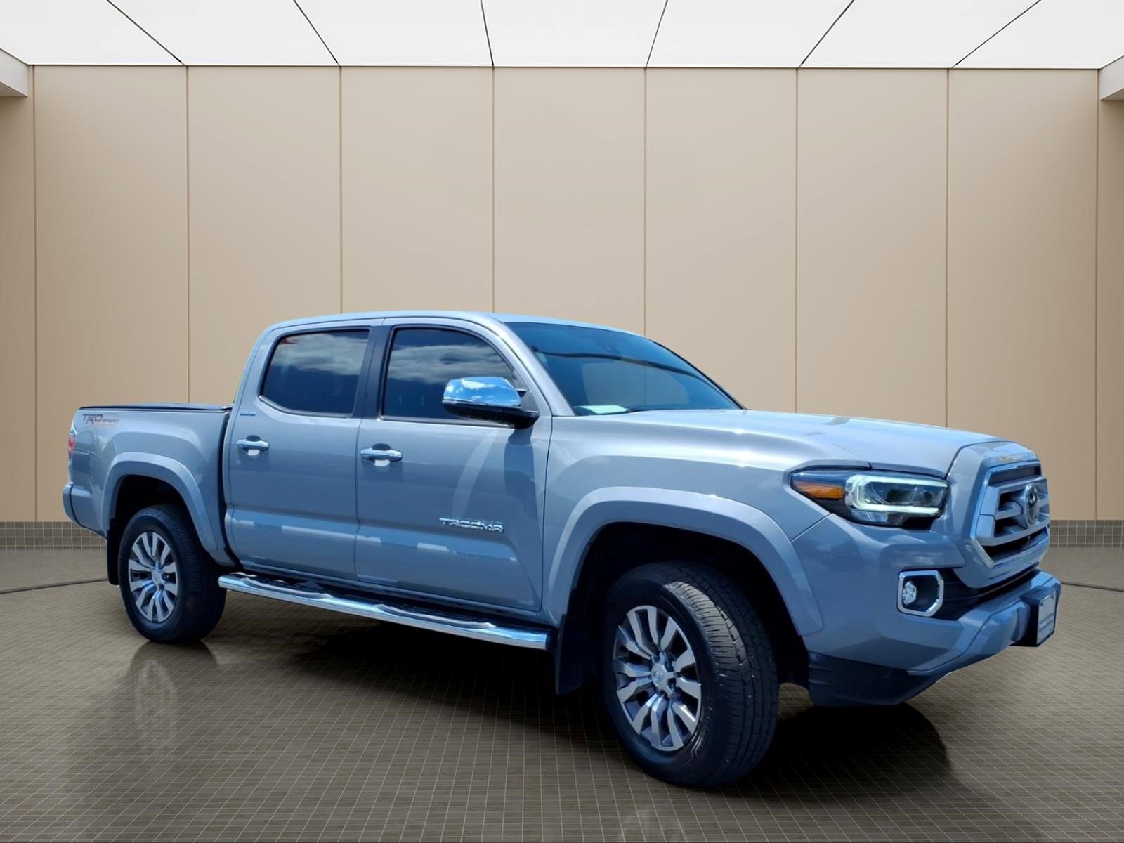 Used 2021 Toyota Tacoma Limited AWD/4WD image 4