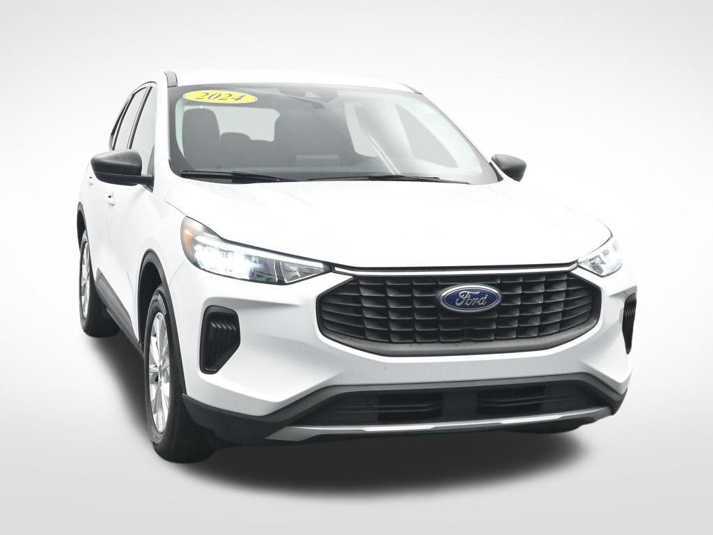 Used 2024 Ford Escape Active w/ Cold Weather Package FWD image 3