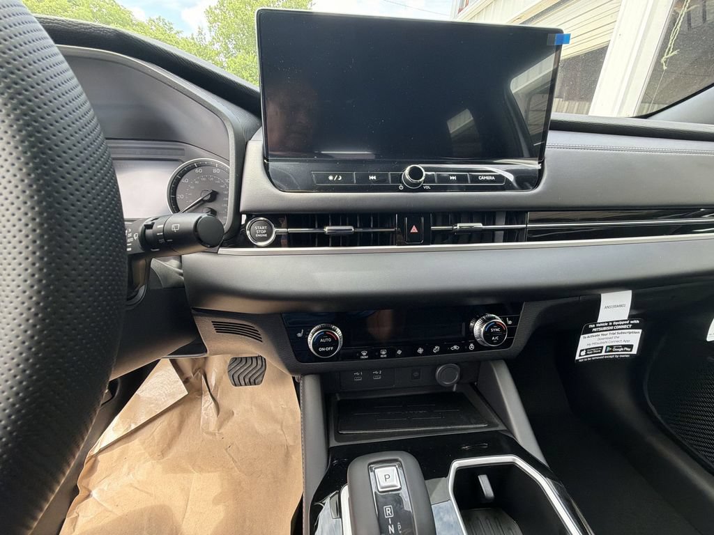 New 2026 Mitsubishi Outlander LE FWD image 18