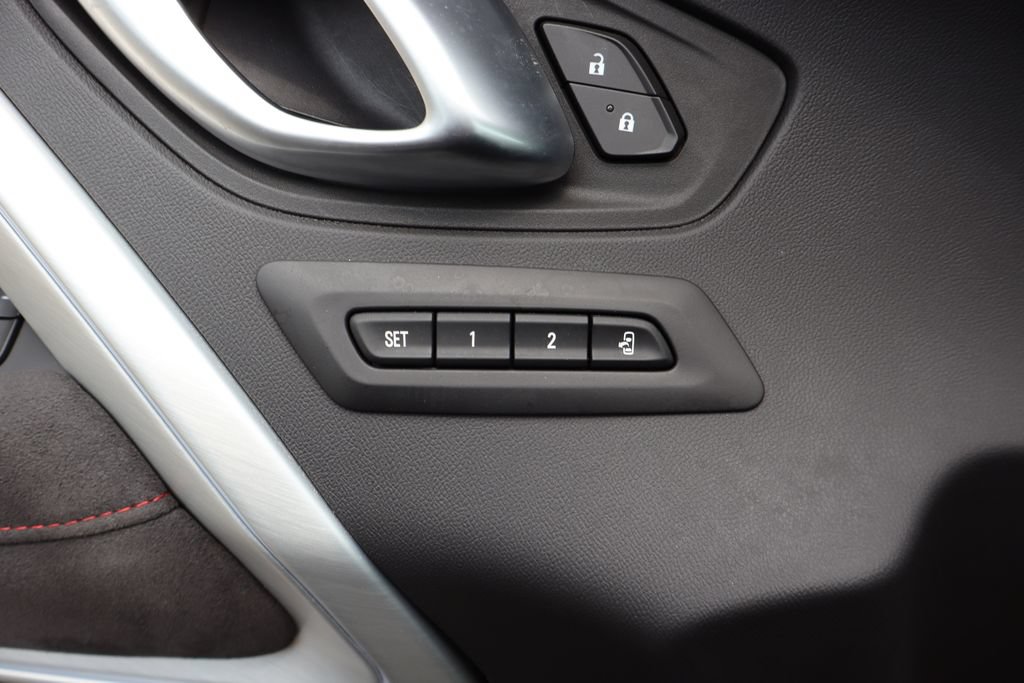 Used 2022 Chevrolet Camaro ZL1 RWD image 25