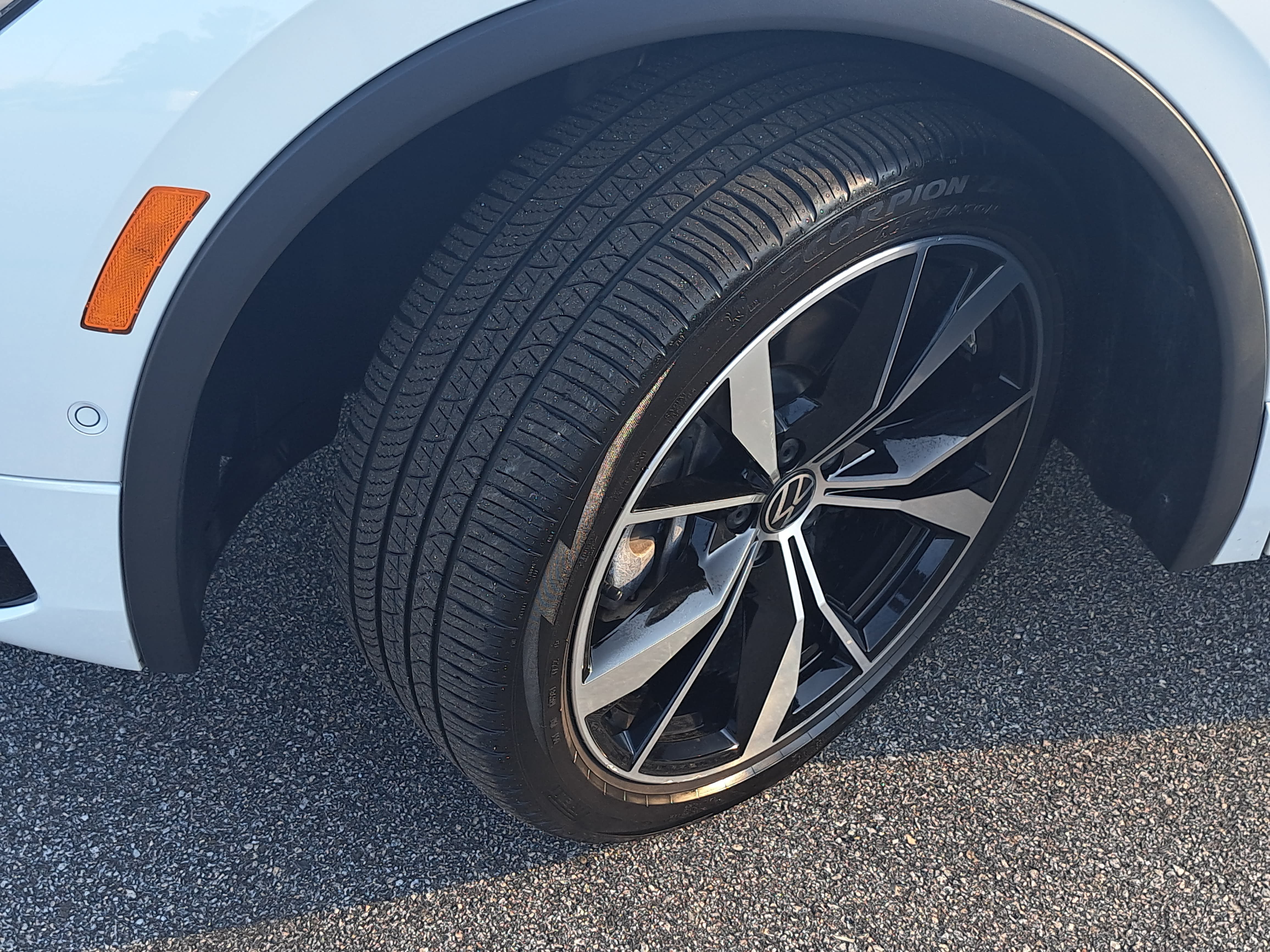 Certified 2023 Volkswagen Tiguan SEL R-Line AWD/4WD image 34