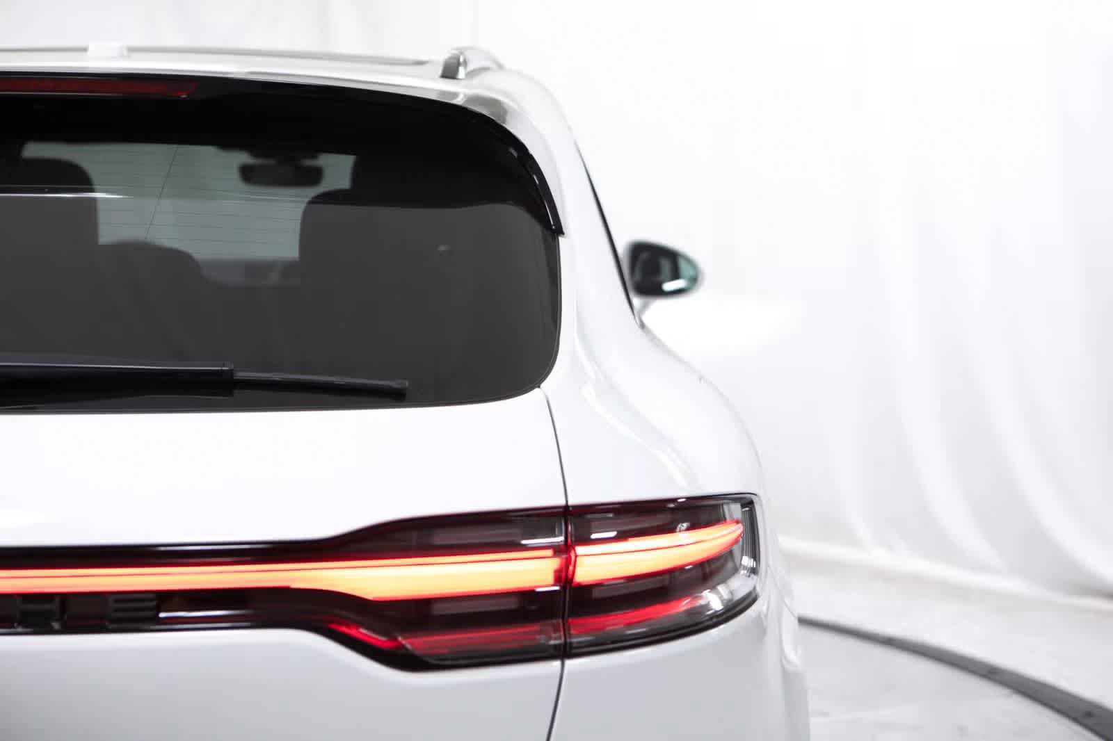Used 2026 Porsche Macan AWD/4WD image 21
