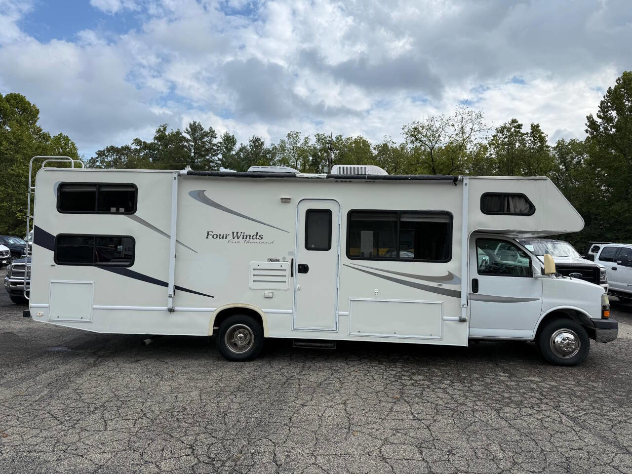 Used 2005 Chevrolet Express 3500 w/ RV Package