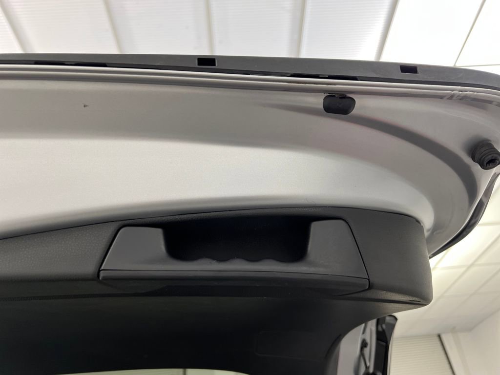 Used 2025 Toyota RAV4 LE image 33