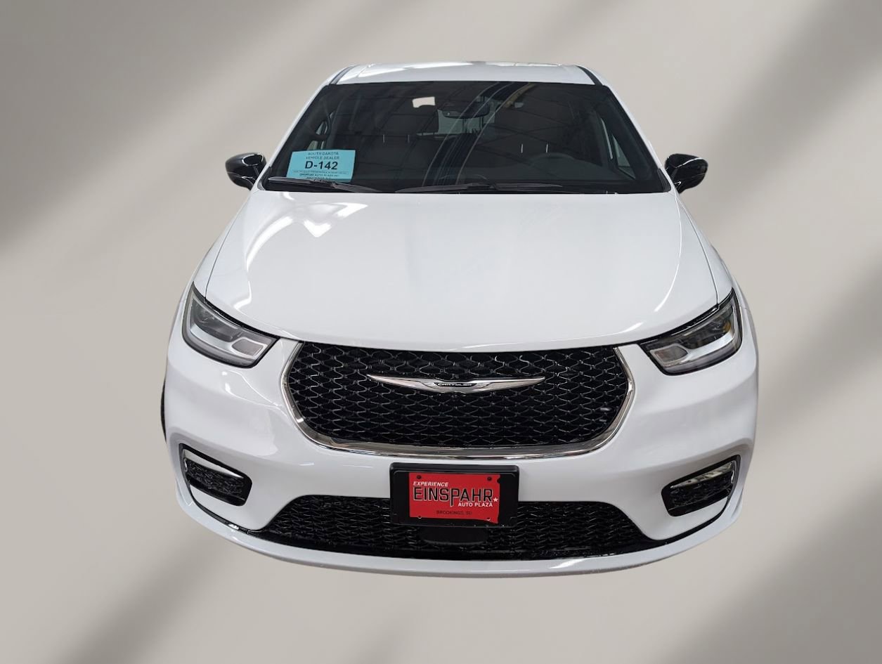 New 2026 Chrysler Pacifica Select image 2