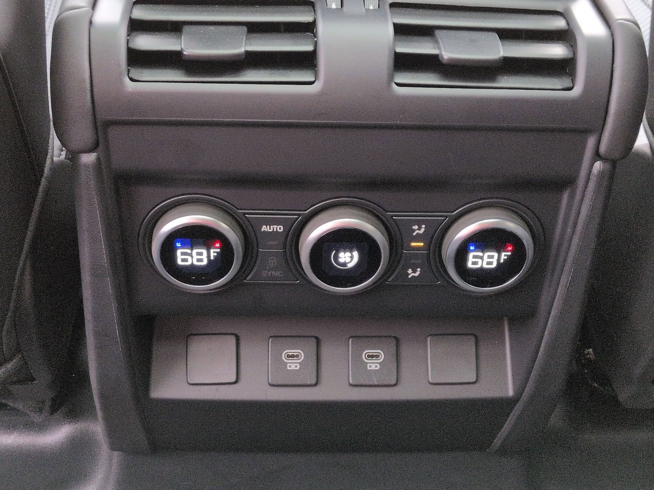 Used 2025 Land Rover Defender 110 S image 27