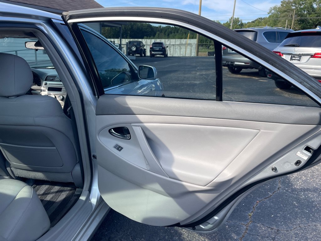 Used 2011 Toyota Camry LE w/ LE Extra-Value Pkg FWD image 18