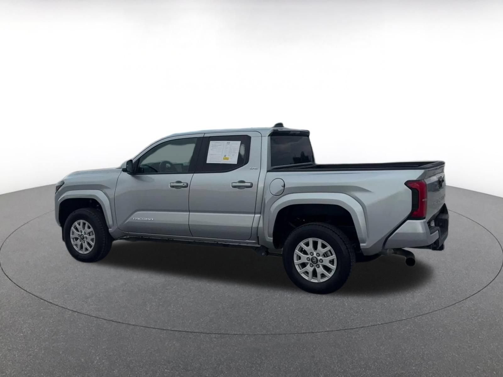 Used 2026 Toyota Tacoma SR5 RWD image 9