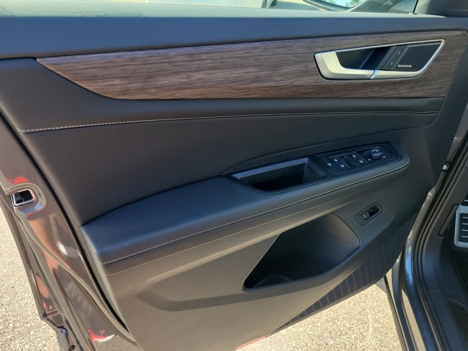 New 2025 Volkswagen Atlas SEL Premium R-Line image 32