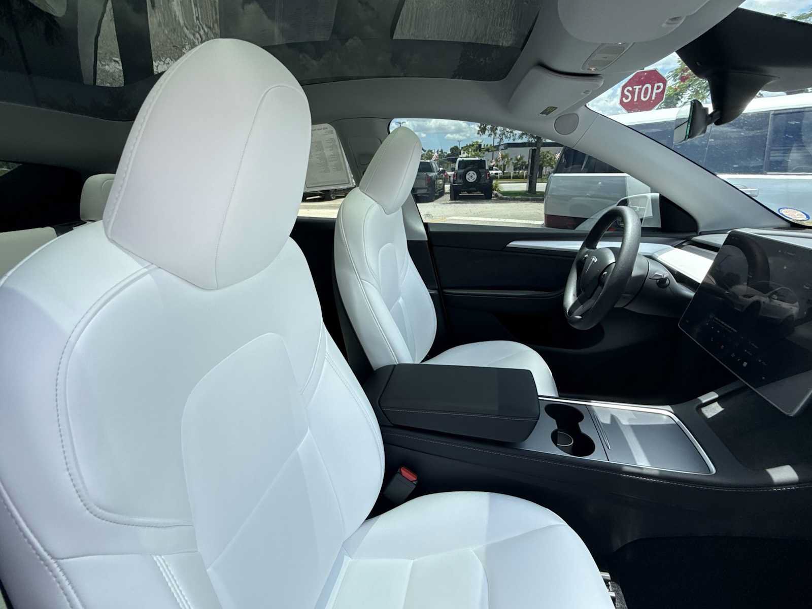 Used 2025 Tesla Model Y Performance AWD/4WD image 13